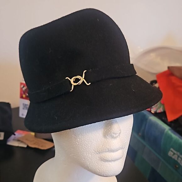 Target Cloche Hat 100% Wool w/ Decorative Silver Buckle - use Condition! - Picture 1 of 4